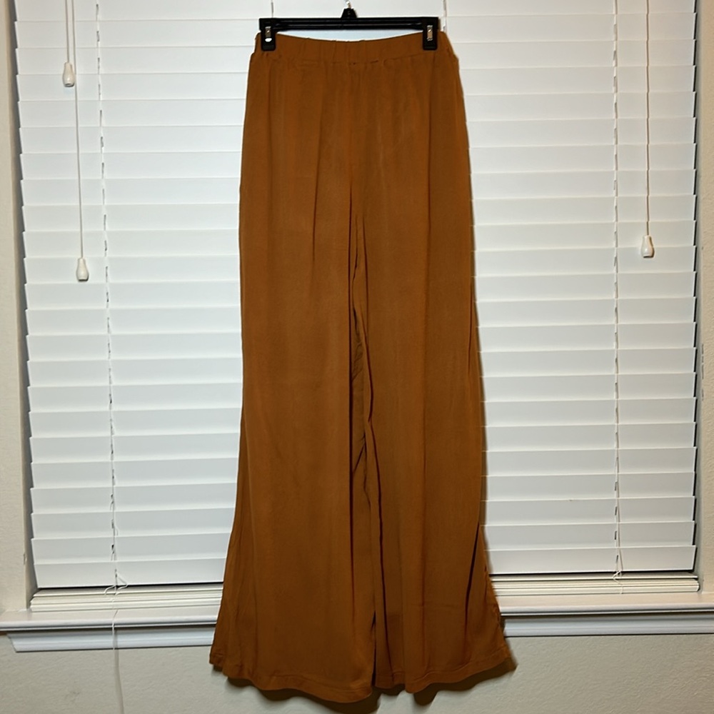 (NWT) Fashion Nova women’s Here Thriving Pant Set. Size Medium. - Picture 9 of 12